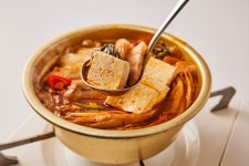 원팩으로 어머니손맛으로 만날 수 있는 양 대박 ! 돼지고기김치찜+무청포함 : 랜선포차
