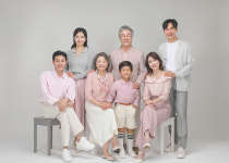 [대구가족사진]140평 대규모 스튜디오 추억이 되는 가족 사진 잘 찍는 스튜디오.원본파일제공 : 아이톡  퀸즈가 스튜디오