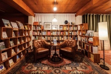 유럽 감성 빈티지 서재 촬영 스튜디오 | 서울 유튜브 인터뷰 촬영 웨딩스냅 커플스냅 촬영 : 물밑서재