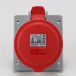 바이글로브 공업 판넬 소켓 32A 415V 3P N E 555289 IP44 노출형콘센트 : 바이글로브