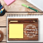 약국 보조 스티커 메모 홀더, 약사 기술 감사 선물, 직원을 위한 선물 기술자 셀프 스틱 패드 홀더 책상 정리함 TZP21 1 Assistant Director... 