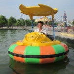 GlowMarElectric 범퍼 보트 Waterplay 공예 유리 섬유 성인 물 놀이 장비  워터 파크 : 케이이인터네셔널