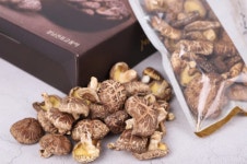 200g 친환경 유기농자연산 참나무원목 노지재배 말린 건표고 장흥 흑화고 표고버섯 슬라이스 : 정남진표고돌이