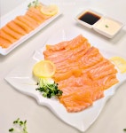 노르웨이 소금숙성 연어회 300g 딥스킨 슈페리어 시오지메 : 해적수산