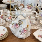 영국 로얄덜튼 마릴린 MARILYN HN3002 앤틱피겨린 : 로코코블랑앤틱