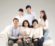 양천구 강서구 구로구 가족사진 잘찍는집 ( 5인이상 가족 16X20 아크릴 액자) : 럭스본스튜디오