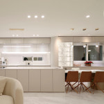 주방 찬장 유리진열장 홈바장 홈카페 와인전시 주방수납장 부엌인테리어 : 한솔홈