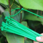 녹색 자동 나일론 케이블 플라스틱 지퍼 DIY 관리 원예 타이에 대한 조정 가능한 와이어 바인딩 랩 스트랩 : 가우시안월드