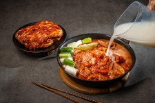 김태주 선산곱창 곱창전골 2인분 2kg 국내산 곱창 밀키트 김천점 캠핑 택배 : 원조 김태주선산곱창