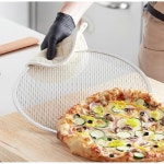 소로 에센셜 - 15인치 피자 스크린 알루미늄 세트 2- 상업용 등급 심리스 림 피자 베이킹 스크린 오븐 원형 피자 스크린 메쉬 크리스퍼 트레이... 