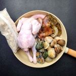 프리미엄 푸짐한 보양식 용왕 삼계탕 해물 해신탕 밀키트 닭 전복 문어 등 : 먹과사전