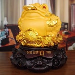 대형 두꺼비장식품 재물운 동삼족 엽전 황금두꺼비 제품 1. A형 대형 자단 재물운 : 별빛누리글로벌