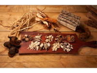 [닭/오리 선택] 능이백숙 4인세트(반찬2종/찰밥/산양산삼즙 포함) : 약산궁 명가