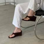 [G3621] 여성 플립플랍 웨지 통굽 키높이 뮬 슬리퍼 7cm : 새로이클라쓰