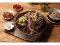 [닭/오리 선택] 산삼능이백숙 4인세트(반찬2종/찰밥/산양산삼즙 포함) : 약산궁 명가