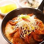 [닭발앤순대볶음] 국내산 통뼈 매운 국물닭발 캠핑 밀키트 안주 맛집(3인분 1500g) : 닭발앤순대볶음