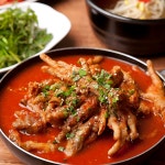 [닭발앤순대볶음] 국내산 통뼈 매운 국물닭발 캠핑 밀키트 안주 맛집(3인분 1500g) : 닭발앤순대볶음