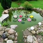 연못용 플라스틱 개구리 피규어 세트용 Juinte 22개, 플라스틱 개구리... 정원 홈 데코 파티용 수련 인공 연못 식물 5개 포함 : 위더스챌린지