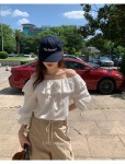 에제다이어리 엔젤 오프숄더 블라우스 2color : 레이지선데이모닝