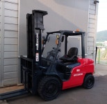 미쓰비씨 디젤지게차 3.0톤 3단5500MM 싸이드쉬프트 오토미션 FD30NT : 주식회사건우중기