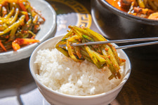 [산지직송] 국내산 고구마순김치 800g 1kg : 똑손산지직송