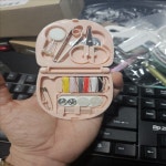 당진프리덤 각인 휴대용 미니 반짇고리 바느질 세트 부자재 바늘 실 쪽가위 재봉실 옷 수선 : 당진프리덤
