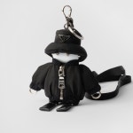 프라다 소프트 로봇 리나일론 백 참 블랙 2TT181 : Della Sua