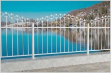 [국내제작] 아트 디자인 휀스 주택 울타리 난간 에벤에셀 라운드형 백색 600 1경간 : 주식회사 에이스휀스