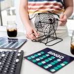 로얄 빙고, 성인, 시니어 및 가족을 위한 빙고 게임 세트 공급 - 케이지가 있는 볼과 슬라이딩 윈도우가 카드 셔터 롤러 케이지 : 큐닉스