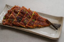 [소스인] 한국소스 황태구이 양념 (100g x 100개) 업소용 대용량 숯불 구이 양념 : 맛한술