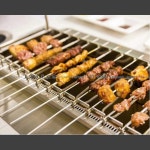 자동 회전 양꼬치 노상 로스터 전기 캠핑 바비큐 닭꼬치 바베큐 세트ㅣUSB연결방식 꼬치 피니언 편침 29CM 10개 : 반짝스토어원