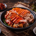 황가족 국내산 통족발 앞다리 1.2kg이상 수제 족발 (+새우젓) : 솔안fnb