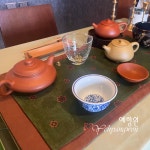 [다도 러너] 예향원 고급 견직 향운사 고궁홍록 다석 양면 티테이블 매트 E-10662 : 예향원