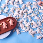 핫컬러 체인지 오리 재미있는 거위 로스트덕 백팩 펜던트 자동차 장식품 태양 변색에 부딪혀 : 디노마드04