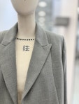 [씨씨콜렉트] 세미 더블 크롭 자켓 C244MSF232 : 롯데이천 씨씨콜렉트