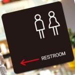 리니홈 RESTROOM1 왼쪽화살표 부착형 사각안내판 22x22cm 화장실표지 : RINI컴퍼니