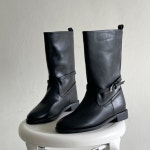 [G3935] 로우굽 벨트스트랩 미들 블랙부츠 : 새로이클라쓰