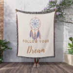 꿈을 꾸는 담요를 따라하는 텍스트가 있는 드림 캐처의 3D 로즈 이미지 : 무드차엘로