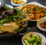 토종달 능이백숙 갓구운 해물파전 국산 도토리묵 : 세종마을음식문화거리협동조합