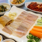 체부동잔치집별관 제대로 삭힌 홍어회 : 세종마을음식문화거리협동조합