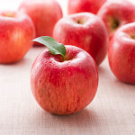 꿀 박힌 부사 사과 경북 산지직송 아삭한 고당도 제철 과일 대과, 8kg, 1개 : 마켓친구