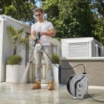 VEVOR 압력 세척 호스 릴, 65피트 x 1/4인치 접이식 파워 헤비 듀티 강철 3200PSI Max, 자동 되감기, 자동차 세차, 정원, 바닥 청소를... 