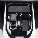 지커 009 22 알칸타라 스웨이드 센터 콘솔 무선 충전 컵홀더 매트 미끄럼 방지 패드 자동차 내부 개조 액세서리 : 디오스로직