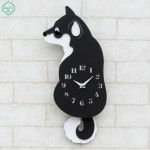 무소음 댕댕이 흔드는 꼬리 모던 인테리어 시계 추 강아지 경량 벽걸이 : 홈프랜즈