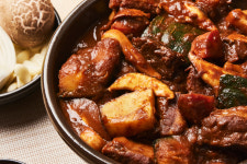 쑥이네 프리미엄 특제과일소스 고기만갈비찜(간장,매운) 500g : 식품을 대하는 따뜻한 온기