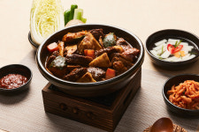 쑥이네 프리미엄 특제과일소스 갈비찜(간장,매운) 700g : 식품을 대하는 따뜻한 온기