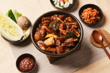 쑥이네 프리미엄 특제과일소스 고기만갈비찜(간장,매운) 500g : 식품을 대하는 따뜻한 온기