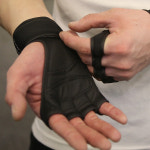 킹콩 헬스장갑 4구 풀업 철봉 턱걸이 손목보호 크로스핏 웨이트 운동 반장갑 : 킹콩팩토리.