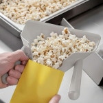 소로 에센셜 - 9인치 상업용 프렌치 프라이 배거 듀얼 핸들 플라스틱- 긴 스쿱 팝콘 퀵 필 도구 음식 푸드 백 박스 다용도 : 글로벌라운지스토어