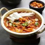 도깨비 김치찌개 국내산 돼지고기 캠핑 음식 밀키트 명품 김치찜 500g : 도깨비프렌즈